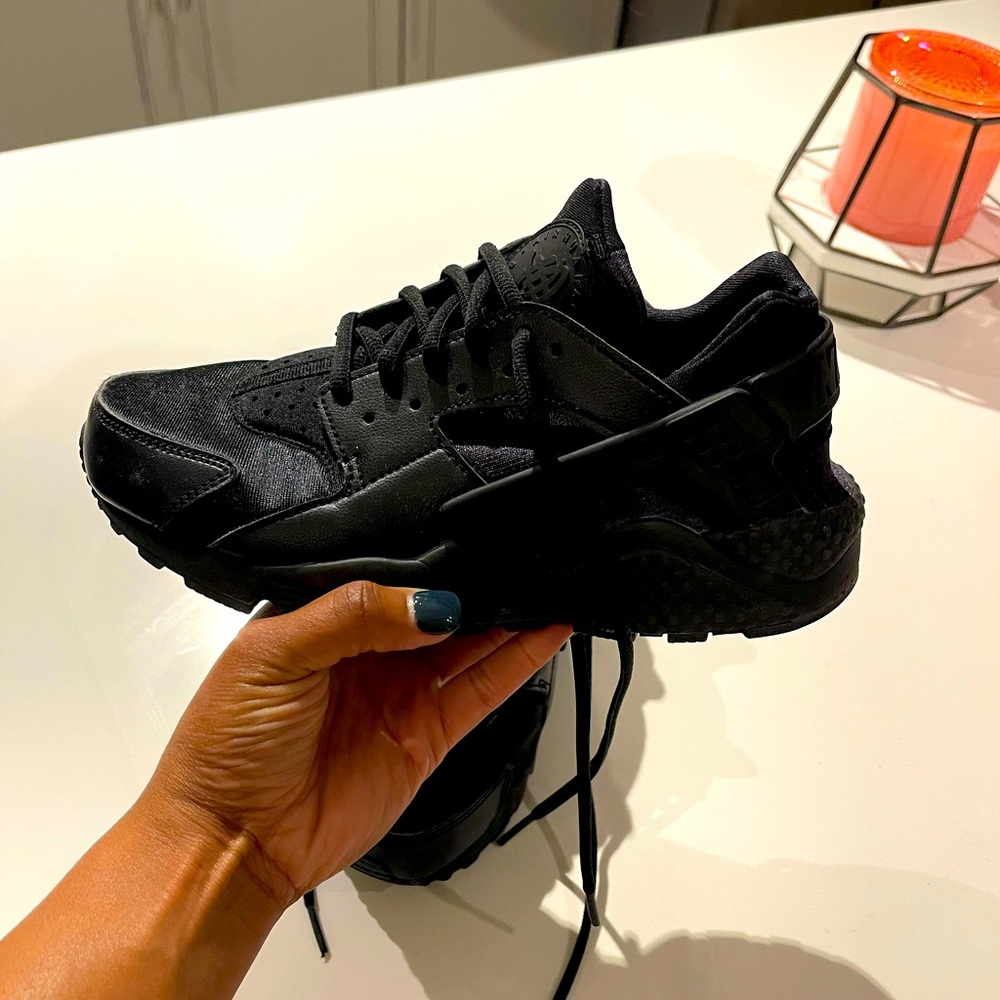 Black Nike Huarache